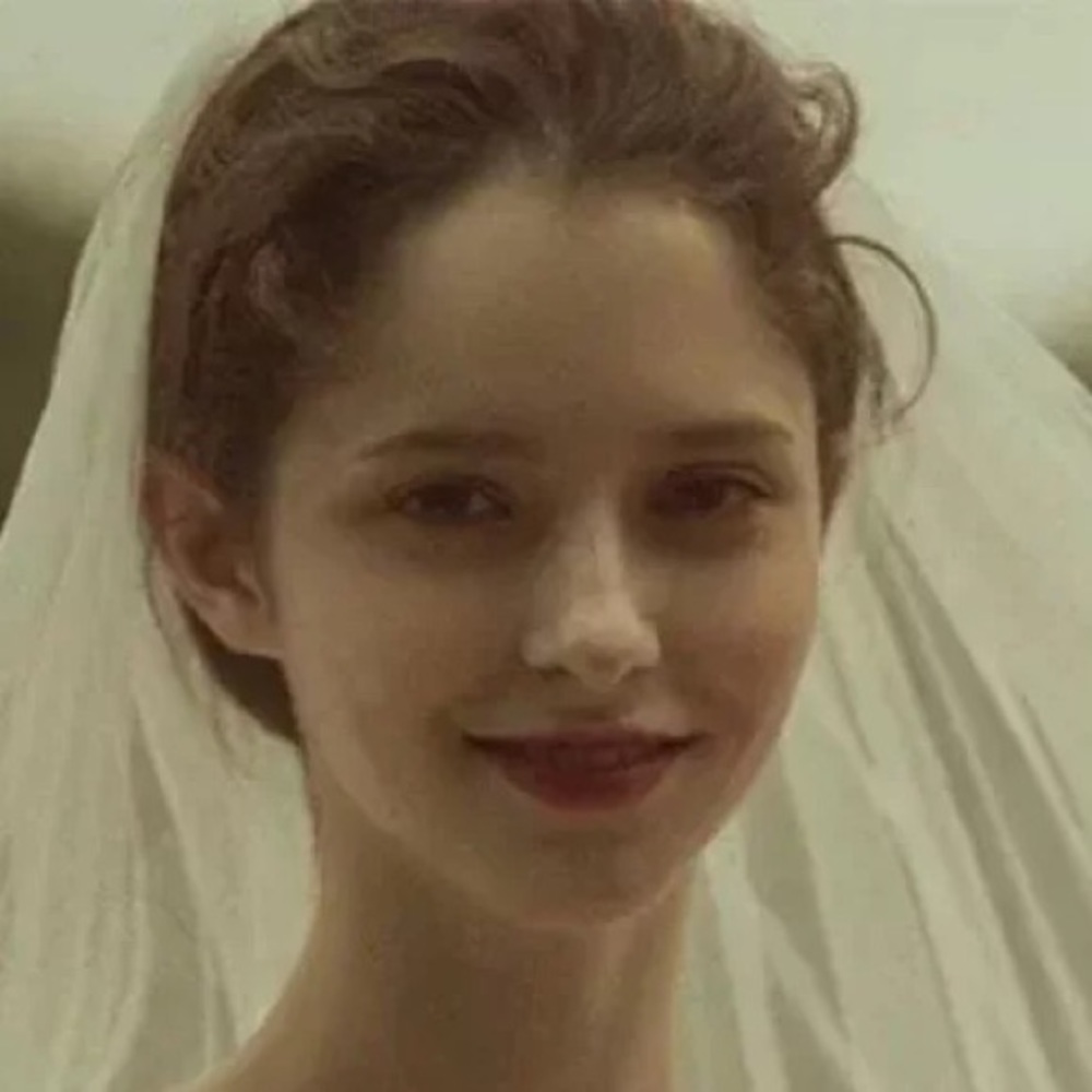 Meet your Posher, Eve